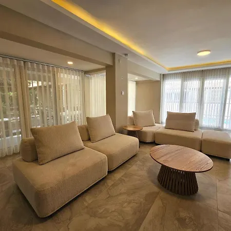 Luxurious Triplex 5-br W Pool, Access Ayvalı