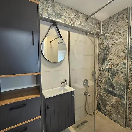 아파트 Luxurious Triplex 5-br W Pool, Access *
