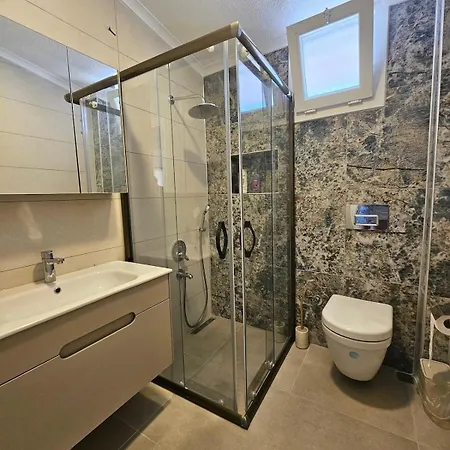 Luxurious Triplex 5-br W Pool, Access Ayvalı