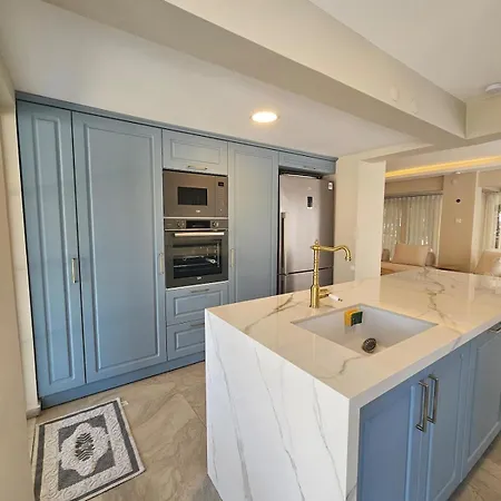 Luxurious Triplex 5-br W Pool, Access * Ayvalı