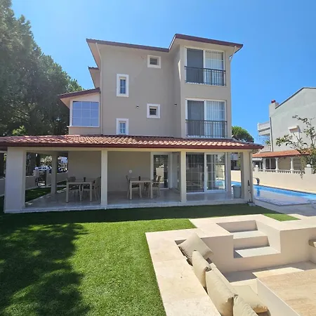 아파트 Luxurious Triplex 5-br W Pool, Access